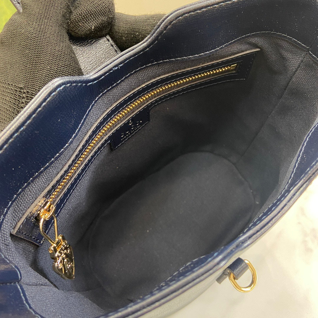 Gucci mini bucket bag leather