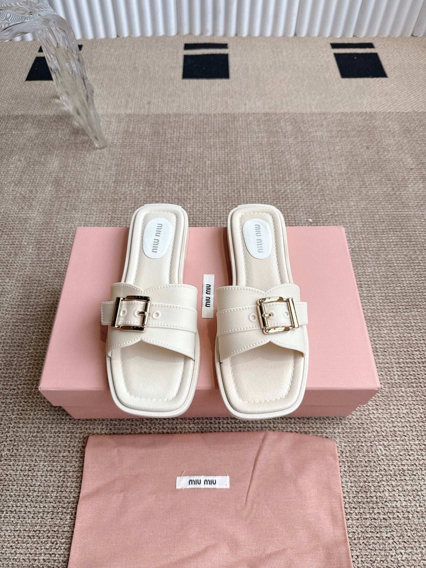 Miu Miu Slides