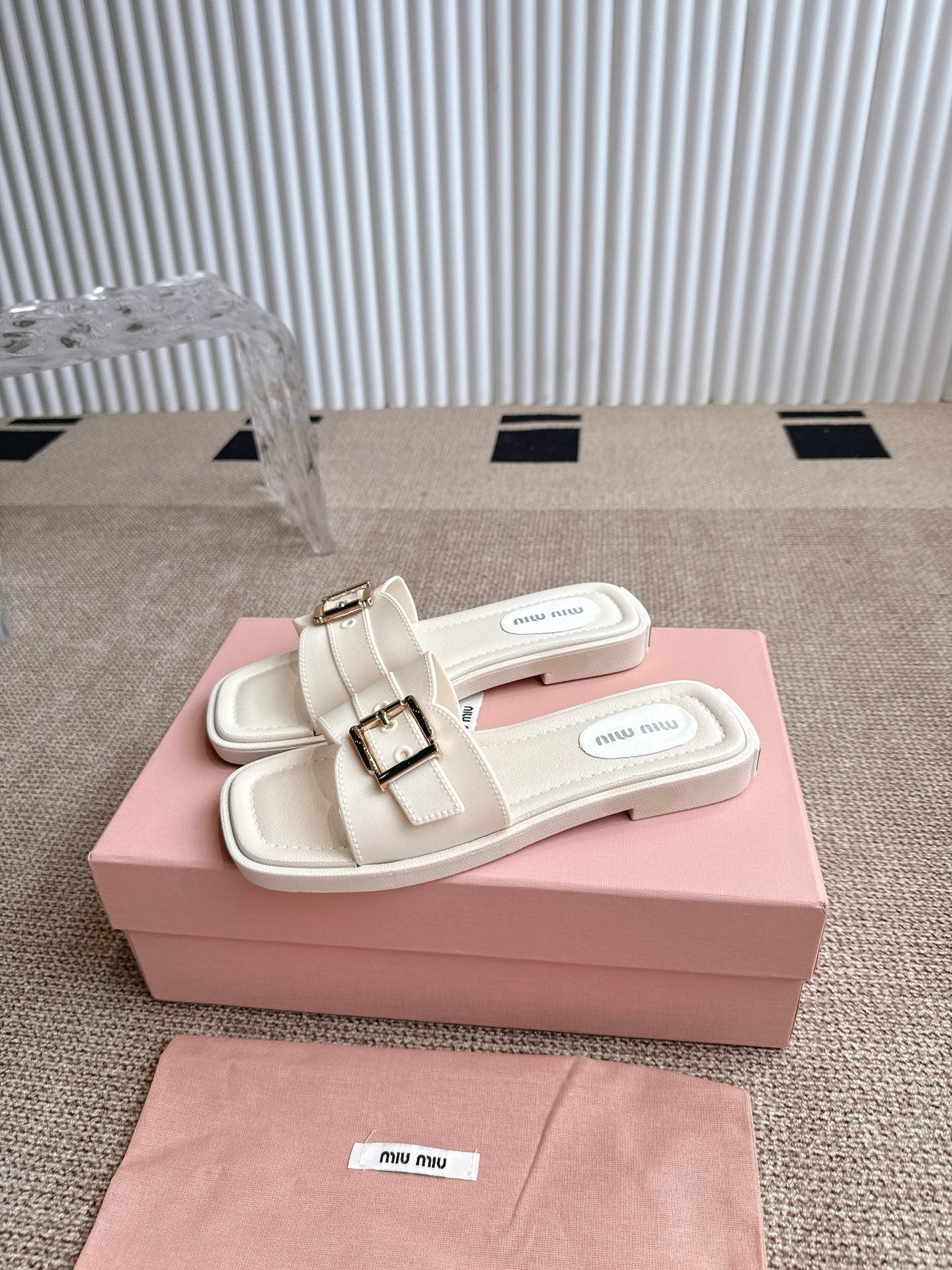 Miu Miu Slides