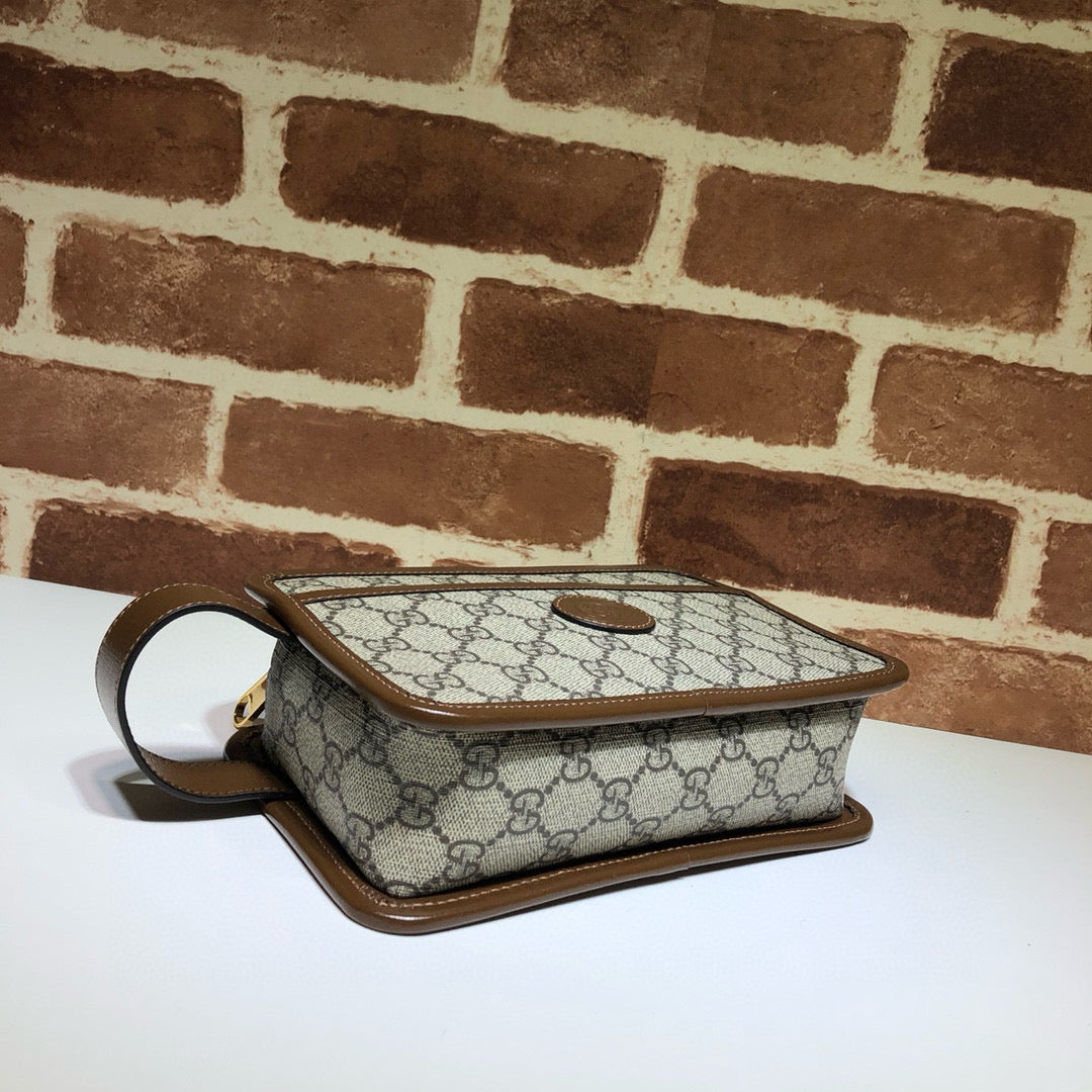 Gucci Retro Interlocking G Travel Pouch Beig