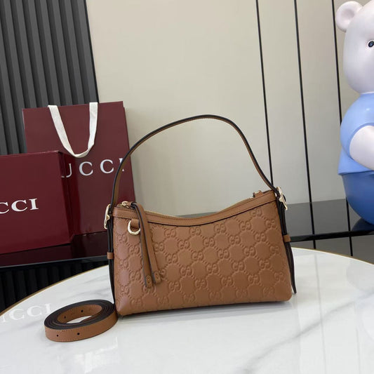 Gucci GG Emblem small shoulder bag