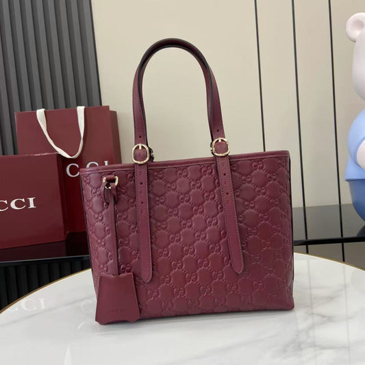 Gucci Emblem Large and medium leather tote bag