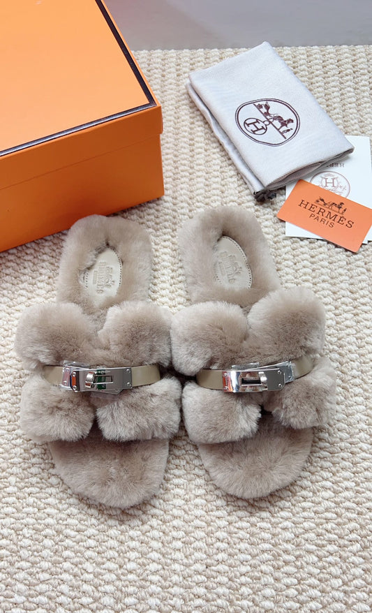 Hermes Fluffy Slippers