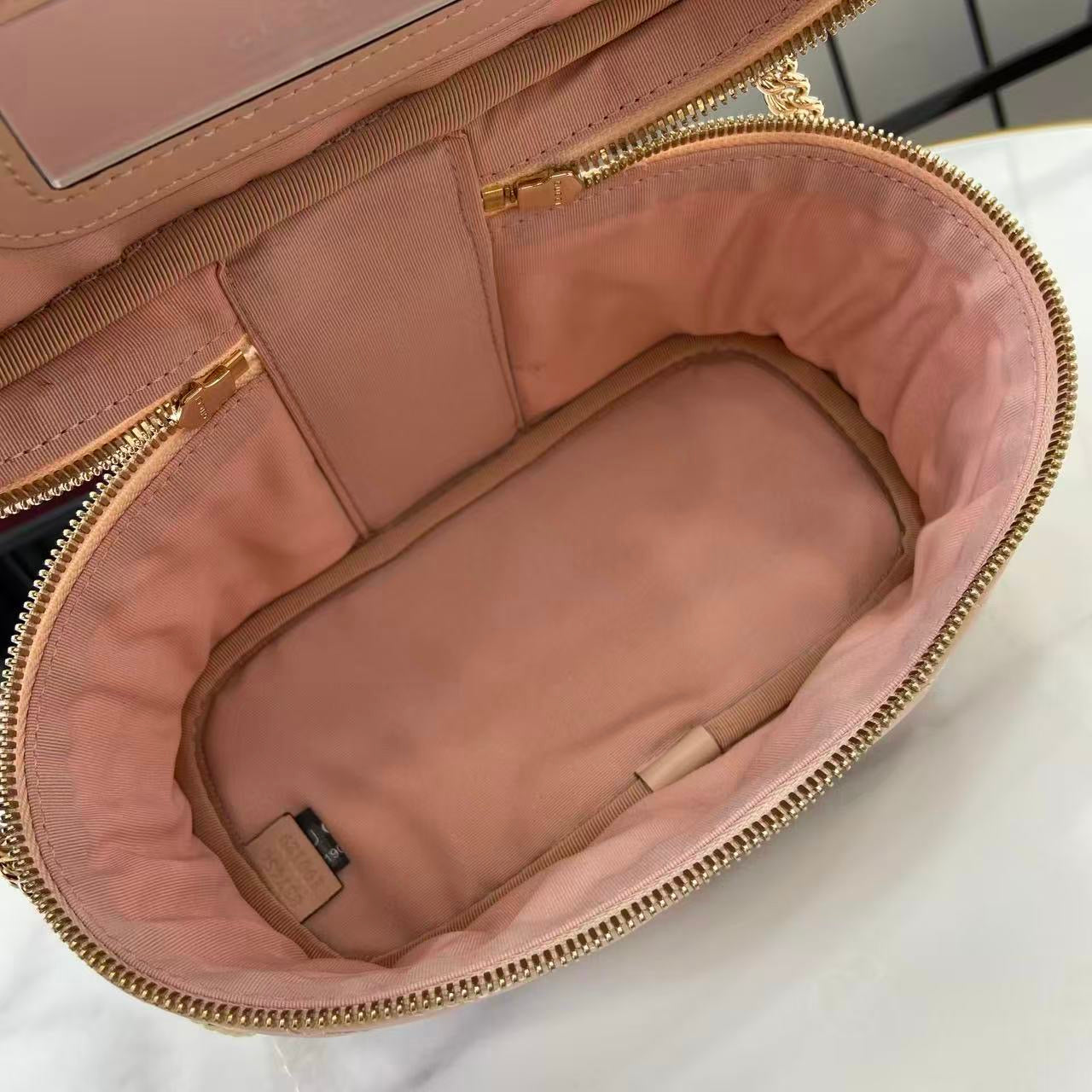 Gucci Marmont Mini Vanity pouch