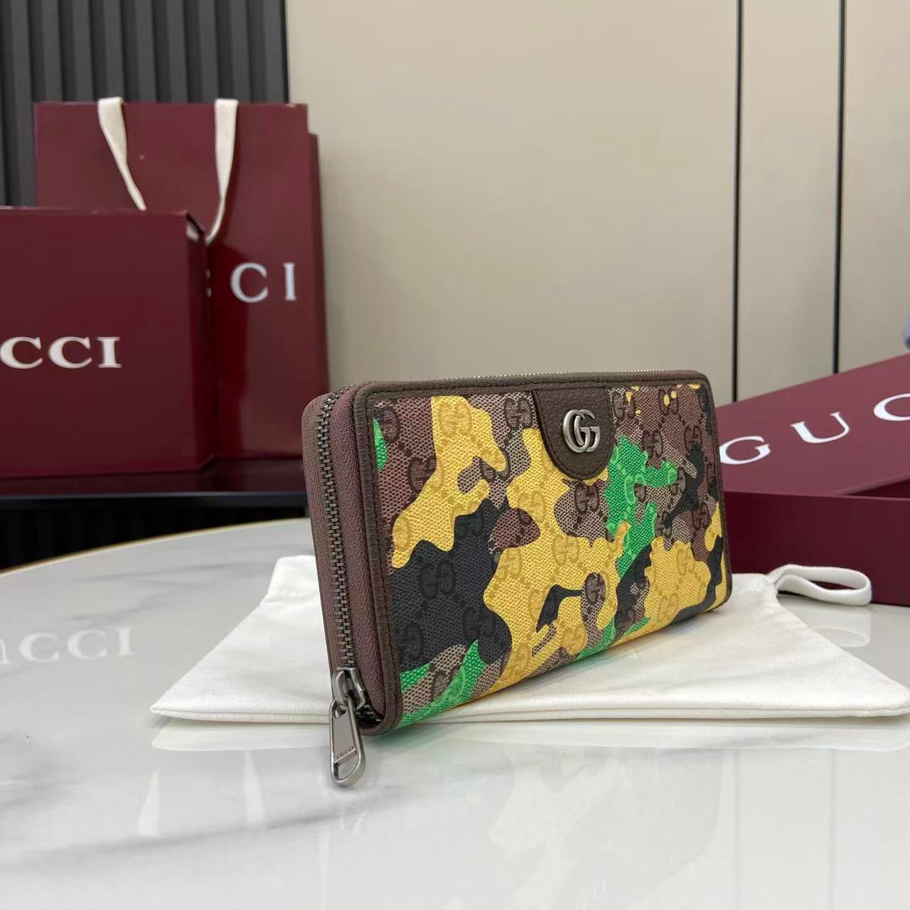Gucci Zipper Wallet