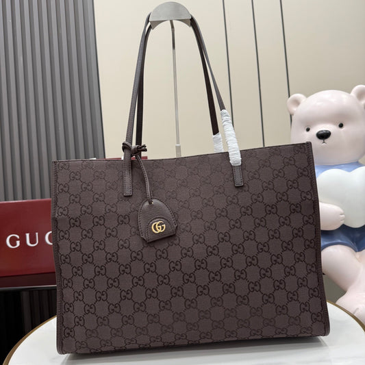 Gucci Large tote bag with charm