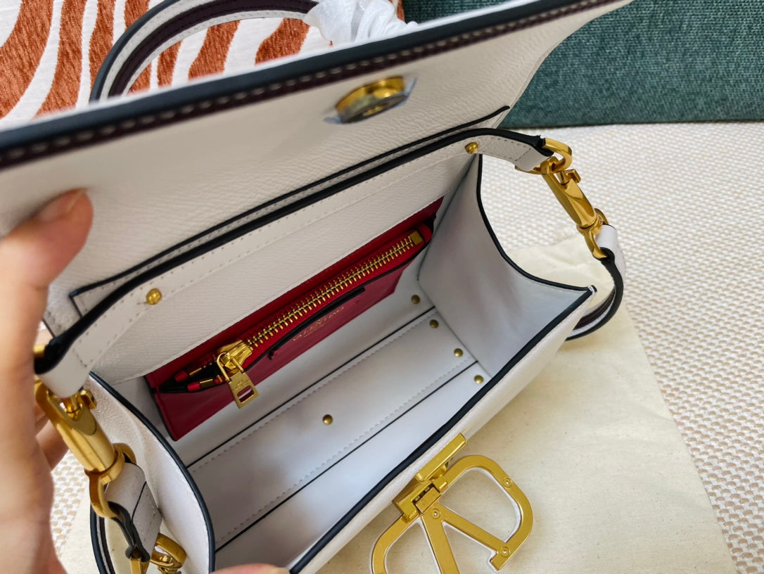 Valentino GARAVANI VSling top handle bag