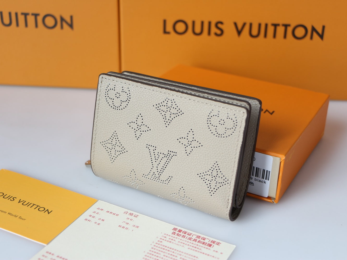 Louis Vuitton Cléa Wallet Mahina